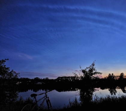 Жители Южного Урала сфотографировали светящиеся облака в ночном небе