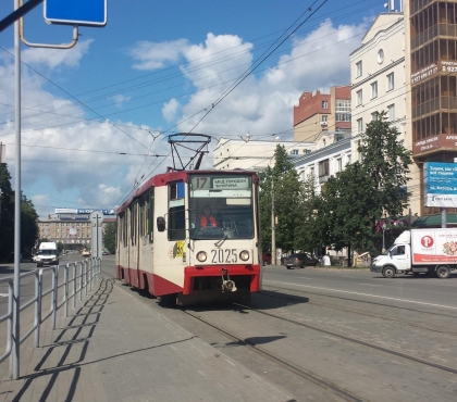 В Челябинске пассажир трамвая разместил в сети объявление о поиске красавицы-кондуктора