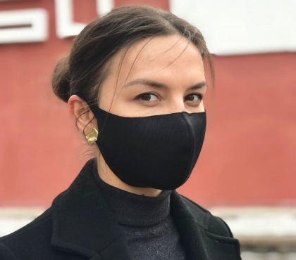 Жительница Челябинска начала шить многоразовые маски и за три дня продала больше 100 штук
