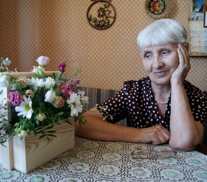 80-летняя учительница из Челябинска пошла в детдом, чтобы подтянуть сироту по русскому и литературе