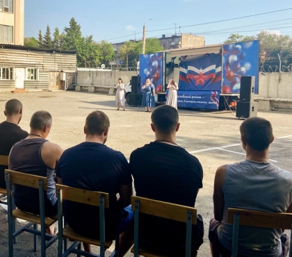 Уважение парням и врачам: в челябинском военном госпитале прошел концерт для раненых бойцов СВО