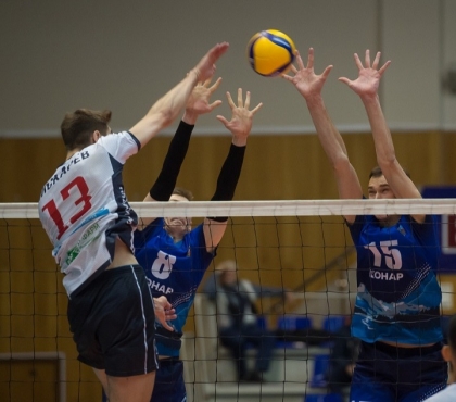 Челябинцы заняли первую строчку турнирной таблицы Чемпионата России по волейболу