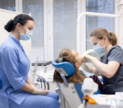 В Челябинской области официально разрешили работать химчисткам и стоматологиям