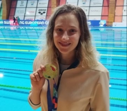 Челябинская спортсменка с аутизмом взяла второе «золото» на Чемпионате Европы по плаванию