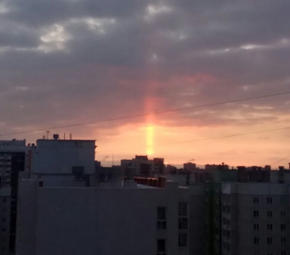 В Челябинске объяснили появление столба света в утреннем небе
