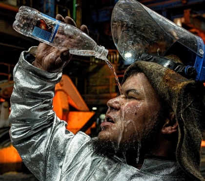 Передает температуру горячего цеха: магнитогорский фотограф взял приз за лучший портрет рабочего