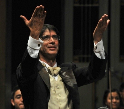 Челябинский симфонический оркестр представит премьеру с дирижером из Мексики