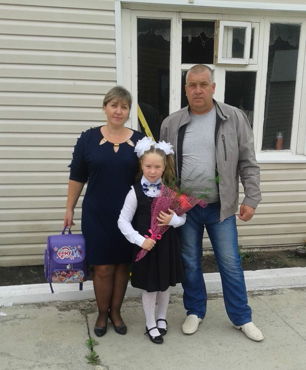 Сергей с супругой Марией и внучкой Полей 