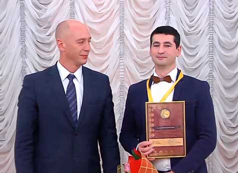 Фельдшера, который лечит бездомных, наградили в резиденции губернатора Челябинской области 