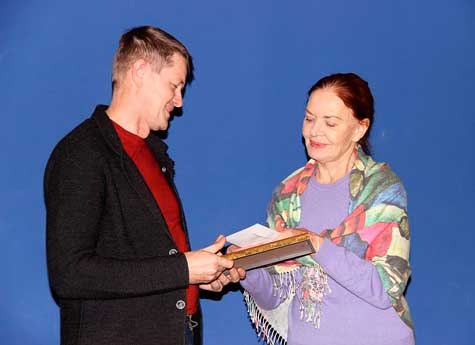 Работник ЧМК стал лауреатом престижного театрального конкурса