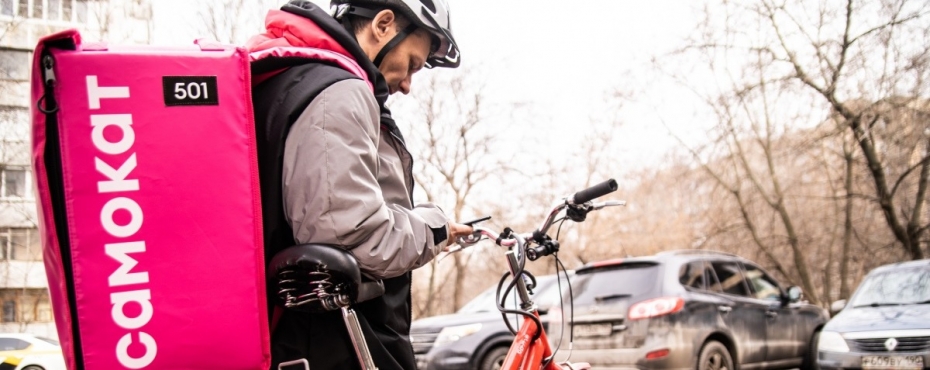 В Магнитогорске велокурьеры помогли мужчине с сердечным приступом