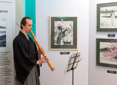 Челябинский музыкант сыграл на флейте сякухати для японской принцессы 