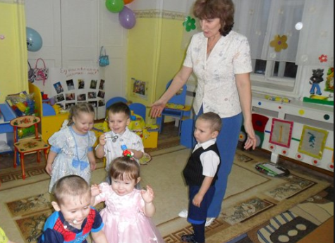 Наталья Пахомова: "Воспитательница в садике подарила мне брошь, которую я храню уже 18 лет"