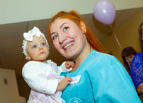 В Челябинске мамы с малышами пришли поблагодарить перинатальный центр за подаренные жизни 