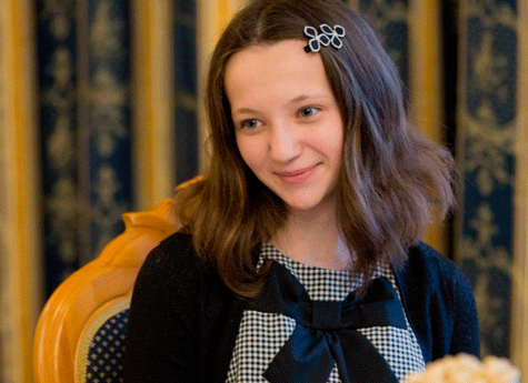 Миасскую шестиклассницу, которая вытащила подругу из полыньи, наградили в правительстве 