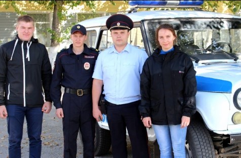 В Челябинской области полицейские спасли из огня семью с маленьким ребенком