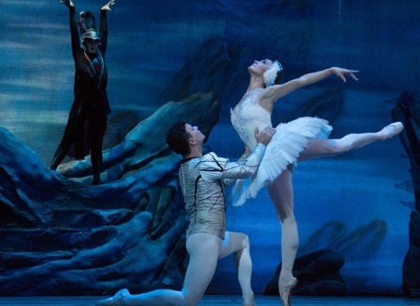 Челябинские артисты балета поедут покорять Францию “Лебединым озером”