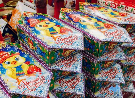 Для юных жителей Южного Урала купили 185 тысяч новогодних подарков
