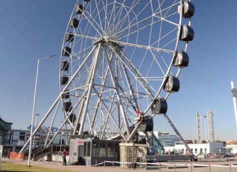 В Челябинске запустили чертово колесо у "Горок" 