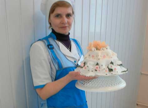 Кондитер из Копейска в течение восьми часов готовила десерты и завоевала второе место на всероссийском конкурсе