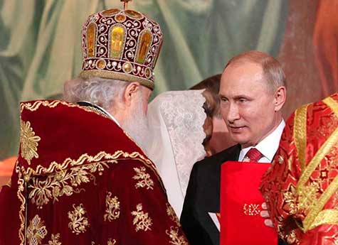 Владимир Путин подарил патриарху Кириллу нефритовое яйцо от златоустовских оружейников
