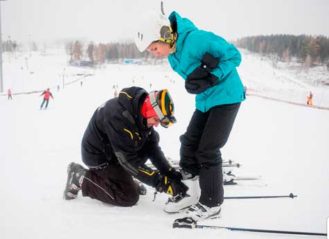 Горные лыжи: как новичку собраться на склон