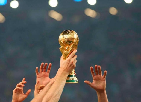 Золотой кубок FIFA на несколько дней выставят в ТРК Алмаз 