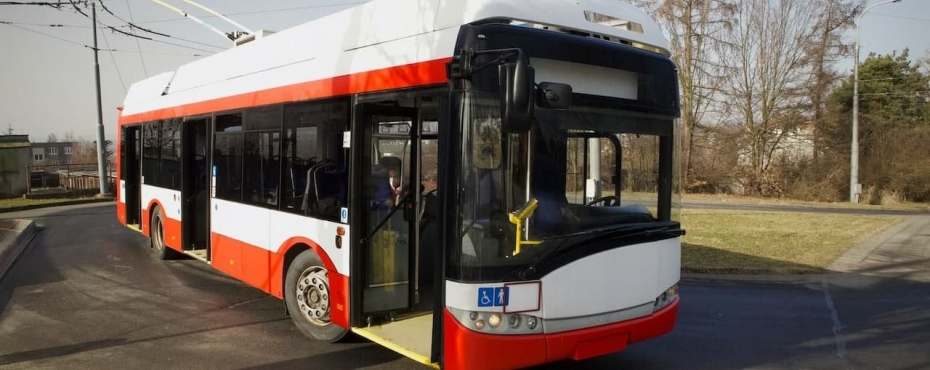 В Челябинске остановятся путешественники, которые совершают кругосветку на троллейбусе