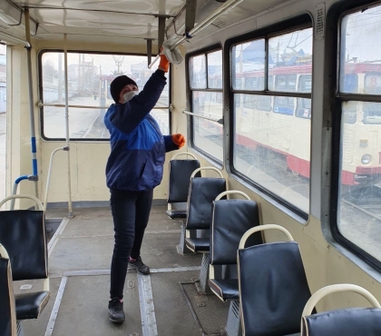 Челябинские трамваи и троллейбусы начали обрабатывать от коронавируса