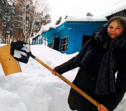 В Челябинской области студенты будут чистить снег и колоть дрова