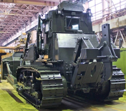 В Челябинске разработали первый в России боевой трактор