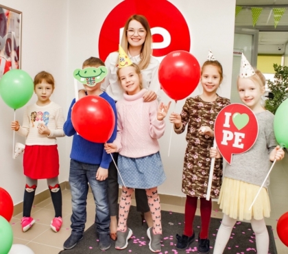 Школа английского из Челябинска бесплатно учит детей со всей России