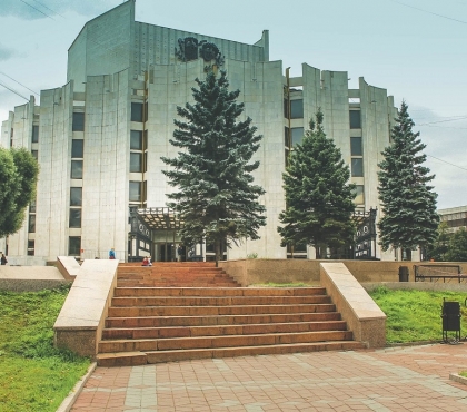 У театра Наума Орлова предложили установить открытый лифт, чтобы можно было миновать ступеньки