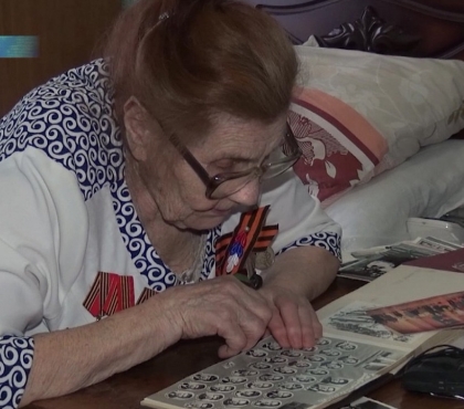 «Бабушка осталась совсем одна»: 90-летнюю учительницу из Златоуста взяли под опеку ее бывшие ученики
