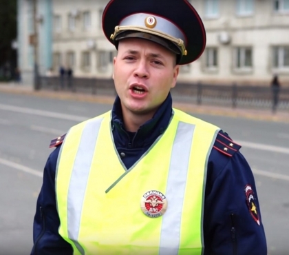 Перепели Любэ и Лещенко: челябинские полицейские сняли клип с попурри из любимых песен о службе