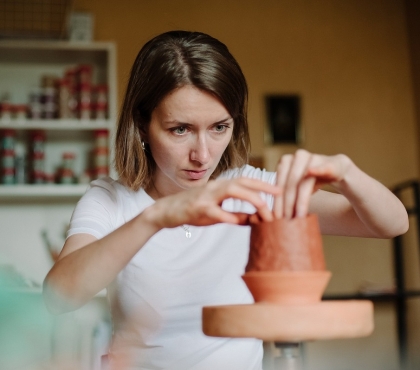 Фото вазы кыштымского керамиста напечатают в американском календаре