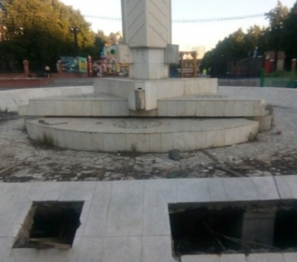 В Челябинске снесут заброшенный фонтан и построят на его месте новый