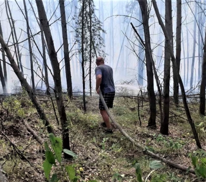 Вовремя подогнали цистерну с водой: трактористы под Чебаркулем помогли спасти от пожара 500 гектаров леса