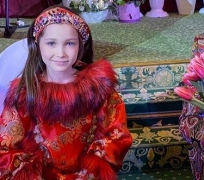 Модельер Слава Зайцев пригласил на день рождения школьницу из Сатки