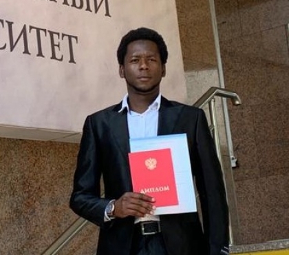 Африканский студент после трех лет жизни в Челябинске написал книгу о своих приключениях в России
