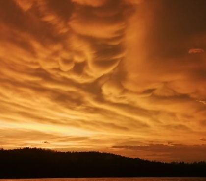 Челябинцев поразили «вымеобразные облака»: фото