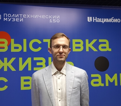 «Это поможет развенчать мифы»: социолог Константин Фурсов рассказал о выставке «Жизнь с вирусами»