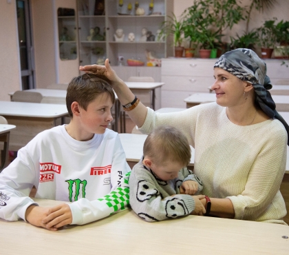Пятиклассник из Челябинска помог собрать полмиллиона рублей на лечение мамы