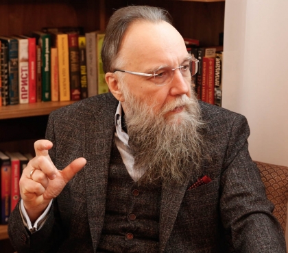 “Не впасть в бездну”: философ Александр Дугин отвечает на вопросы Федора Достоевского