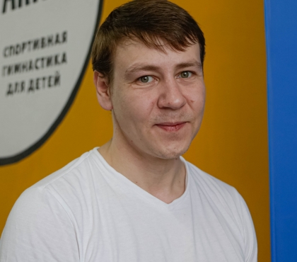 «Цирк — это большая семья, бывают даже драки»: акробат из Челябинска рассказал о работе в цирке