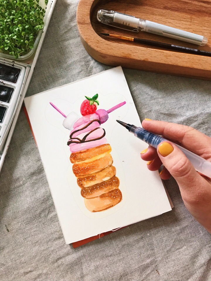Челябинская сладкоежка отказалась от сладкого и стала популярна в Инстаграм, рисуя сладости