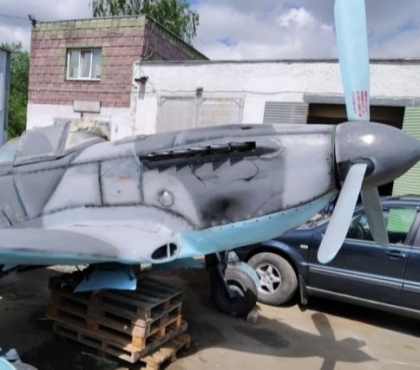 В Челябинске офицер запаса в собственном гараже собрал макет истребителя ЯК-3