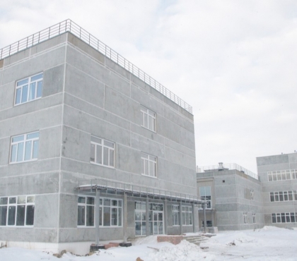 Шесть спортивных залов и стеклянная крыша: в Челябинске рассказали, когда сдадут самую большую школу на Урале