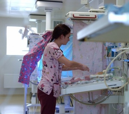 Выявить и лечить сразу: в Челябинске детям можно будет сделать бесплатный тест на генетические болезни