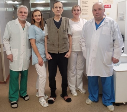 В Челябинске хирурги спасли 67-летнего пациента с гигантским камнем в желчном пузыре